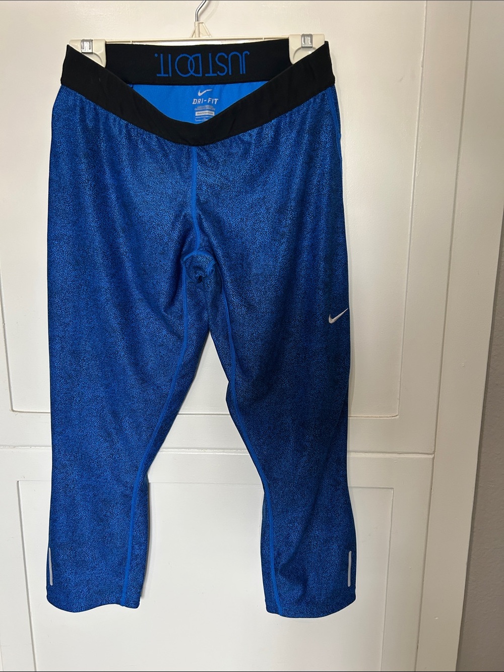 Nike Blue and Black Womens Dri-FIT Cropped Leggings